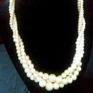 TH3. Vintage Pearl Necklace
